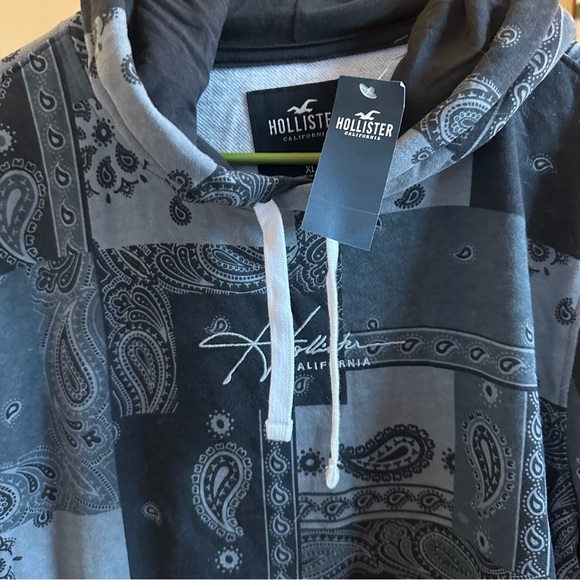 Hollister Men's Black Paisley Graphic Patchwork Print Hoodie - Picture 2 of 3